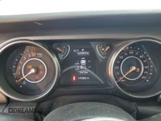 2019 Jeep Wrangler Unlimited Sport Altitude with VIN 1C4HJXDG5KW629768, listed as a Copart auction lot 51222705 with 197,882 mi miles and Salvage title. Bid and sale history available at DreamBid. Image 9.