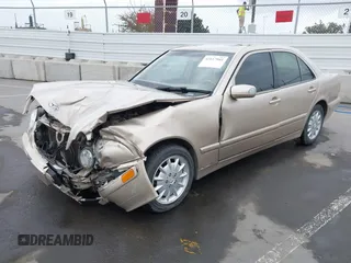 2001 Mercedes-Benz E 320 z VIN WDBJF65J71B245423, wystawiony jako IAAI lot #42117041 z przebiegiem 143 885 mil mil oraz . Historia ofert i sprzedaży dostępna na DreamBid. Obrazek 19.