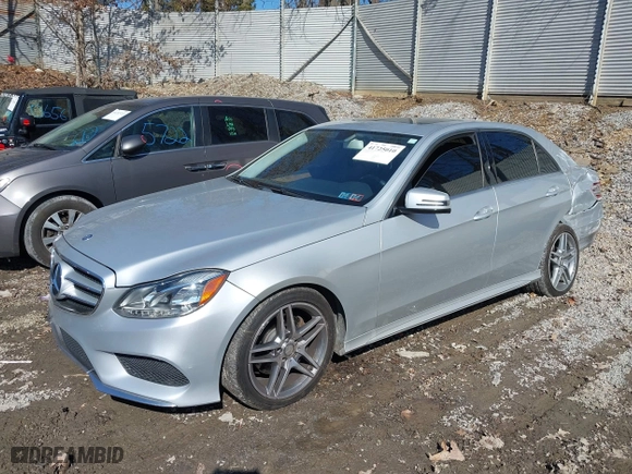 2014 Mercedes-Benz E-Class E 350 Luxury with VIN WDDHF8JB2EA891237, listed as a IAAI auction lot 41725010 with 115,429 mi miles. Bid and sale history available at carsss.com. Image 18.
