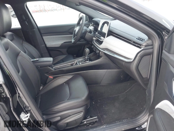 2024 Jeep Compass Latitude Lux with VIN 3C4NJDFN8RT103518, listed as a IAAI auction lot 41352342 with 13,535 mi miles and . Bid and sale history available at DreamBid. Image 5.