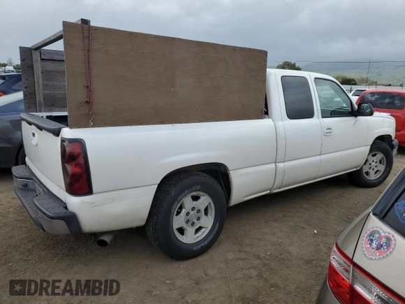2004 Chevrolet Silverado 1500 LS with VIN 2GCEC19V041101826, listed as a Copart auction lot 50563575 with 215,161 mi miles and Salvage Title. Bid and sale history available at carsss.com. Image 3.