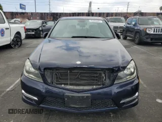 2012 Mercedes-Benz C 250 Sport с VIN WDDGF4HB0CA627652, выставлен на аукционе Copart как лот 65269385 с пробегом 112 504 миль миль и Чистый • Clean title. История ставок и продаж доступна на DreamBid. Изображение 5.