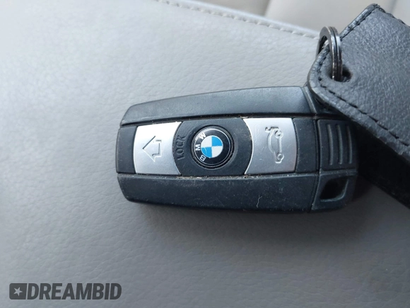 2006 BMW 3 Series 325i с VIN WBAVB13546PT26281, выставлен на аукционе IAAI как лот 42443724 с пробегом 55 310 миль миль и . История ставок и продаж доступна на DreamBid. Изображение 11.