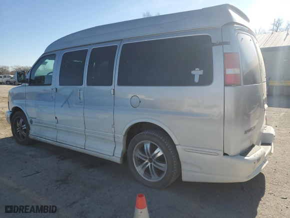 2005 GMC Savana Cargo Van YF7 Upfitter with VIN 1GDFH15T451216491, listed as a Copart auction lot 85800294 with 128,042 mi miles and Clean Title. Bid and sale history available at carsss.com. Image 2.