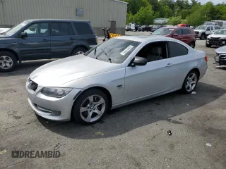 2013 BMW 3 Series 335i xDrive z VIN WBAKF9C51DE672738, wystawiony jako Copart lot #55041965 z przebiegiem 134 380 mil mil oraz Szkoda całkowita • Salvage title. Historia ofert i sprzedaży dostępna na DreamBid. Obrazek 1.