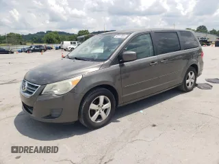 2010 Volkswagen Routan SE with VIN 2V4RW3D13AR324647, listed as a Copart auction lot 62717025 with 143,973 mi miles and Clean title. Bid and sale history available at DreamBid. Image 1.