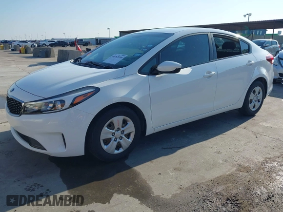 2017 Kia Forte LX with VIN 3KPFK4A7XHE112475, listed as a IAAI auction lot 40762895 with 61,394 mi miles. Bid and sale history available at carsss.com. Image 18.