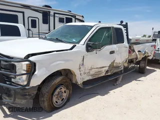 2019 Ford F-250 XL with VIN 1FT7X2B62KED96266, listed as a IAAI auction lot 42240266 with 130,536 mi miles and . Bid and sale history available at DreamBid. Image 2.
