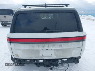 2023 Rivian R1S Adventure z VIN 7PDSGABA9PN015327, wystawiony jako IAAI lot #41484133 z przebiegiem Nie podano mil oraz . Historia ofert i sprzedaży dostępna na DreamBid. Obrazek 17.