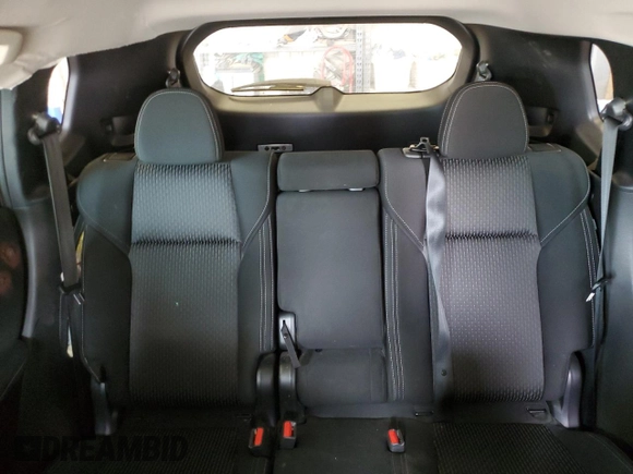 2023 Mitsubishi Outlander ES z VIN JA4J3TA84PZ010144, wystawiony jako Copart lot #53004255 z przebiegiem 63 236 mil mil oraz Szkoda całkowita • Salvage title. Historia ofert i sprzedaży dostępna na DreamBid. Obrazek 10.