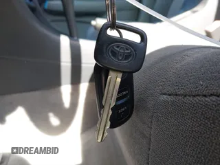 2001 Toyota Camry CE z VIN JT2BG22K210569246, wystawiony jako IAAI lot #41807555 z przebiegiem 79 226 mil mil oraz . Historia ofert i sprzedaży dostępna na DreamBid. Obrazek 11.