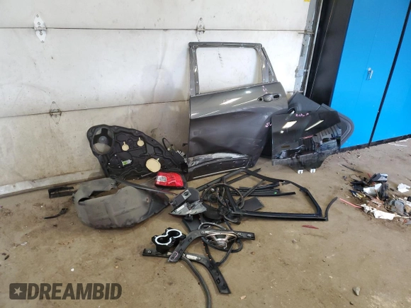 2015 Jeep Cherokee Latitude z VIN 1C4PJMCB1FW630468, wystawiony jako Copart lot #53066305 z przebiegiem 103 260 mil mil oraz Szkoda całkowita • Salvage title. Historia ofert i sprzedaży dostępna na DreamBid. Obrazek 13.