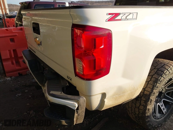 2018 Chevrolet Silverado 1500 LTZ with VIN 3GCUKSEC8JG487892, listed as a IAAI auction lot 41488036 with 142,559 mi miles. Bid and sale history available at carsss.com. Image 17.