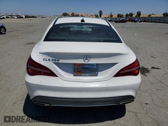 2019 Mercedes-Benz CLA 250 z VIN WDDSJ4EB8KN744108, wystawiony jako Copart lot #61002865 z przebiegiem 87 522 mil mil oraz Szkoda całkowita • Salvage title. Historia ofert i sprzedaży dostępna na DreamBid. Obrazek 6.