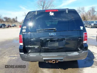 2004 Ford Expedition Special Service with VIN 1FMPU16L44LA17586, listed as a IAAI auction lot 41619534 with 140,299 mi miles. Bid and sale history available at carsss.com. Image 17.