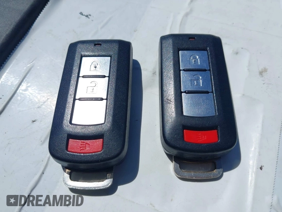 2014 Mitsubishi Outlander SE z VIN 4A4AP4AU3EE024904, wystawiony jako IAAI lot #42373011 z przebiegiem 121 482 mil mil oraz . Historia ofert i sprzedaży dostępna na DreamBid. Obrazek 11.