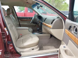 2000 Lincoln Continental with VIN 1LNHM97V5YY845447, listed as a IAAI auction lot 42077417 with 83,655 mi miles. Bid and sale history available at carsss.com. Image 5.