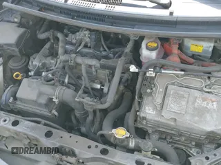 2014 Toyota Prius One z VIN JTDKDTB39E1567900, wystawiony jako IAAI lot #42926836 z przebiegiem 137 080 mil mil oraz . Historia ofert i sprzedaży dostępna na DreamBid. Obrazek 19.