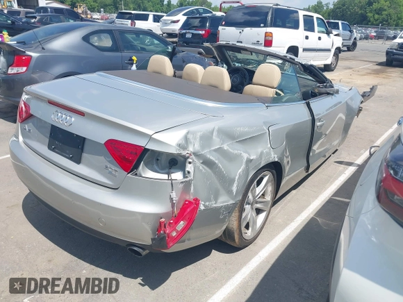 2014 Audi A5 Premium Plus z VIN WAULFAFH6EN003233, wystawiony jako IAAI lot #42178794 z przebiegiem 59 860 mil mil oraz . Historia ofert i sprzedaży dostępna na DreamBid. Obrazek 4.