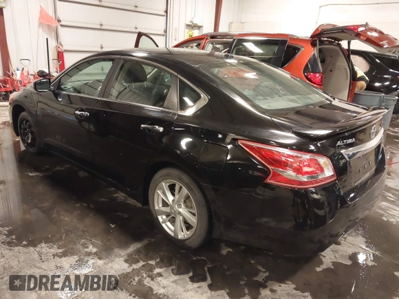 2013 Nissan Altima SV with VIN 1N4AL3AP8DN555186, listed as a IAAI auction lot 41576284 with 174,848 mi miles and . Bid and sale history available at carsss.com. Image 3.