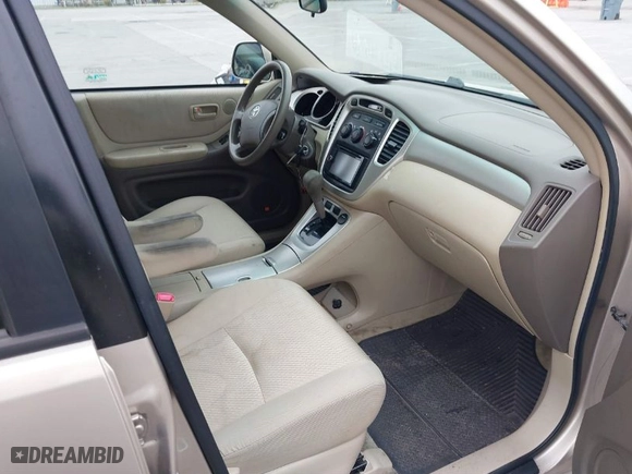 2006 Toyota Highlander Hybrid with VIN JTEEW21A060025752, listed as a IAAI auction lot 41467282 with 245,146 mi miles. Bid and sale history available at carsss.com. Image 5.