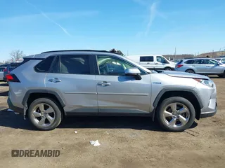 2020 Toyota RAV4 Hybrid Limited with VIN JTMD6RFV8LD005550, listed as a IAAI auction lot 41827821 with 26,073 mi miles. Bid and sale history available at carsss.com. Image 13.