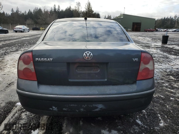 2004 Volkswagen Passat GLX with VIN WVWRH63B94P106041, listed as a Copart auction lot 45535185 with 205,883 mi miles and Salvage title. Bid and sale history available at DreamBid. Image 6.