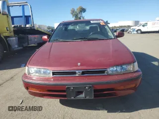 1993 Honda Accord LX with VIN JHMCB7651PC002608, listed as a Copart auction lot 42375085 with 232,742 mi miles and Salvage Title. Bid and sale history available at carsss.com. Image 5.