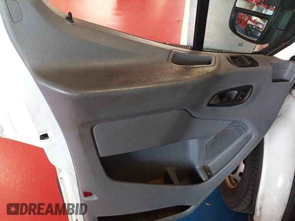 2016 Ford Transit Cargo с VIN 1FTYE1YM1GKB15531, выставлен на аукционе IAAI как лот 42786358 с пробегом 145 600 миль миль и . История ставок и продаж доступна на DreamBid. Изображение 19.