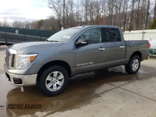2018 Nissan Titan SV z VIN 1N6AA1EJ0JN523125, wystawiony jako Copart lot #45760415 z przebiegiem 198 085 mil mil oraz Czysty tytuł • Clean title. Historia ofert i sprzedaży dostępna na DreamBid. Obrazek 1.