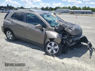 2021 Chevrolet Trax LT z VIN KL7CJPSB3MB331759, wystawiony jako Copart lot #56498305 z przebiegiem 79 340 mil mil oraz Nie do naprawy • Non repairable. Historia ofert i sprzedaży dostępna na DreamBid. Obrazek 4.