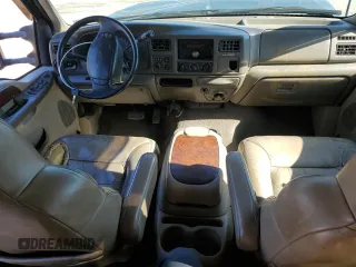 2001 Ford Excursion Limited z VIN 1FMNU43S81EA48392, wystawiony jako Copart lot #50074235 z przebiegiem 191 321 mil mil oraz Szkoda całkowita • Salvage title. Historia ofert i sprzedaży dostępna na DreamBid. Obrazek 8.