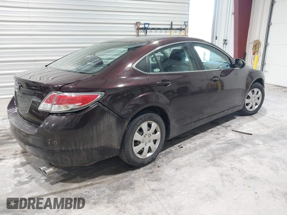 2011 Mazda Mazda6 i Sport with VIN 1YVHZ8BH4B5M30639, listed as a IAAI auction lot 41695216 with 190,338 mi miles. Bid and sale history available at carsss.com. Image 4.