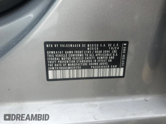 2025 Volkswagen Jetta SE z VIN 3VW7X7BUXSM029750, wystawiony jako Copart lot #63030215 z przebiegiem 16 812 mil mil oraz Czysty tytuł • Clean title. Historia ofert i sprzedaży dostępna na DreamBid. Obrazek 12.