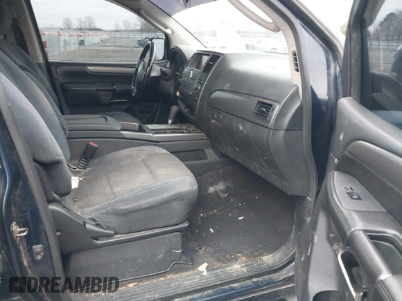 2010 Nissan Armada Titanium z VIN 5N1BA0ND2AN619989, wystawiony jako IAAI lot #41516441 z przebiegiem 161 744 mil mil oraz . Historia ofert i sprzedaży dostępna na DreamBid. Obrazek 5.