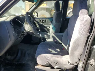 2002 GMC Sonoma SLS with VIN 1GTCS195728221658, listed as a Copart auction lot 75104184 with 122,840 mi miles and Clean Title. Bid and sale history available at carsss.com. Image 7.