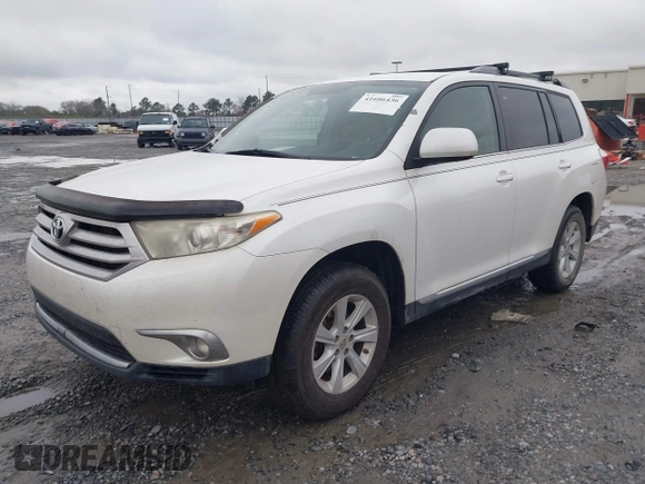 2013 Toyota Highlander with VIN 5TDZA3EH2DS035257, listed as a IAAI auction lot 41606436 with 208,721 mi miles and . Bid and sale history available at DreamBid. Image 2.