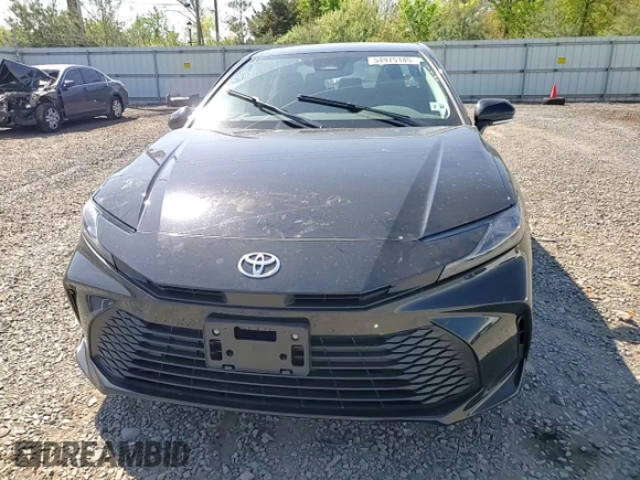 2025 Toyota Camry LE z VIN 4T1DAACK9SU117570, wystawiony jako Copart lot #54975145 z przebiegiem 2 385 mil mil oraz Szkoda całkowita • Salvage title. Historia ofert i sprzedaży dostępna na DreamBid. Obrazek 13.