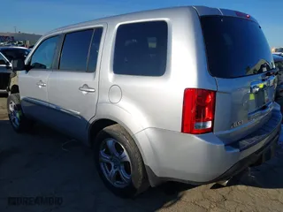 2012 Honda Pilot EX-L with VIN 5FNYF3H58CB038956, listed as a IAAI auction lot 41834286 with 176,093 mi miles. Bid and sale history available at carsss.com. Image 3.