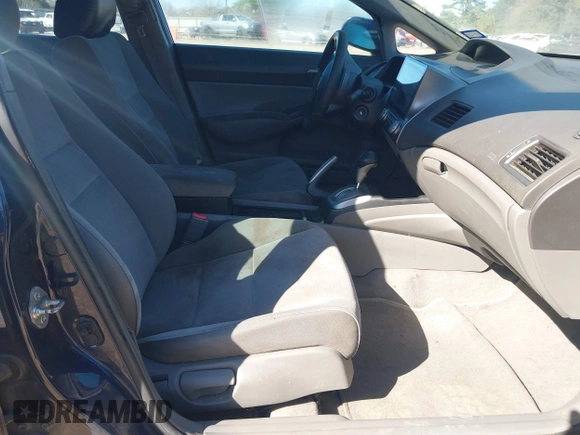 2008 Honda Civic LX z VIN 1HGFA16538L043243, wystawiony jako IAAI lot #41795030 z przebiegiem 225 639 mil mil oraz . Historia ofert i sprzedaży dostępna na DreamBid. Obrazek 5.