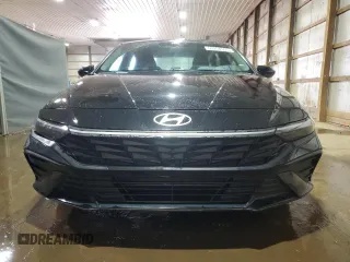 2024 Hyundai Elantra SEL z VIN KMHLM4DG5RU747885, wystawiony jako Copart lot #60958555 z przebiegiem 28 333 mil mil oraz Czysty tytuł • Clean title. Historia ofert i sprzedaży dostępna na DreamBid. Obrazek 5.