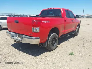 2008 Toyota Tundra z VIN 5TFBV54128X080074, wystawiony jako IAAI lot #42227681 z przebiegiem 176 042 mil mil oraz . Historia ofert i sprzedaży dostępna na DreamBid. Obrazek 4.