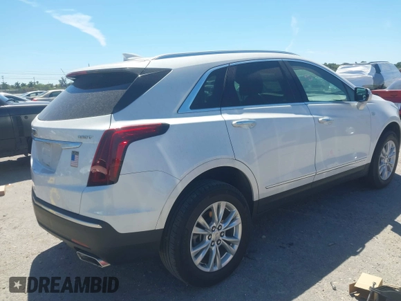 2021 Cadillac XT5 FWD Luxury with VIN 1GYKNAR48MZ149757, listed as a IAAI auction lot 41851510 with 37,607 mi miles. Bid and sale history available at carsss.com. Image 4.