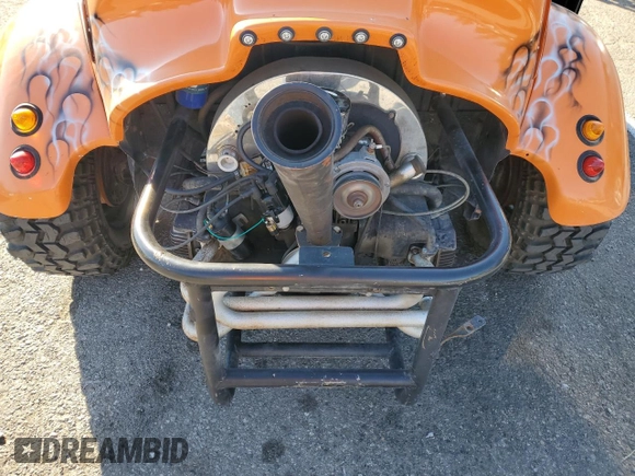 1971 Volkswagen Beetle with VIN 1112121729, listed as a Copart auction lot 88161105 with 16,992 mi miles and Salvage Title. Bid and sale history available at DreamBid. Image 11.
