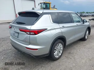 2022 Mitsubishi Outlander ES z VIN JA4J3TA88NZ015201, wystawiony jako IAAI lot #42264912 z przebiegiem 78 601 mil mil oraz . Historia ofert i sprzedaży dostępna na DreamBid. Obrazek 4.