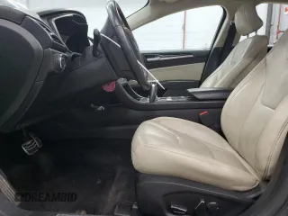 2017 Ford Fusion Titanium z VIN 3FA6P0SU3HR209563, wystawiony jako Copart lot #52039915 z przebiegiem 119 961 mil mil oraz Szkoda całkowita • Salvage title. Historia ofert i sprzedaży dostępna na DreamBid. Obrazek 7.
