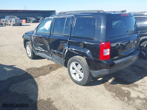 2015 Jeep Patriot Sport with VIN 1C4NJPBB8FD274140, listed as a IAAI auction lot 41444121 with 111,195 mi miles. Bid and sale history available at carsss.com. Image 3.