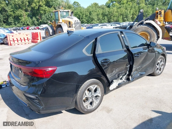 2020 Kia Forte LXS with VIN 3KPF24AD4LE212439, listed as a IAAI auction lot 40044600 with 90,843 mi miles. Bid and sale history available at carsss.com. Image 4.