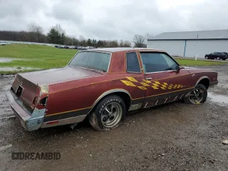 1981 Chevrolet Monte Carlo z VIN 1G1AZ37K7BB423127, wystawiony jako Copart lot #51288275 z przebiegiem 86 962 mil mil oraz Tytuł czysty. Historia ofert i sprzedaży dostępna na DreamBid. Obrazek 3.