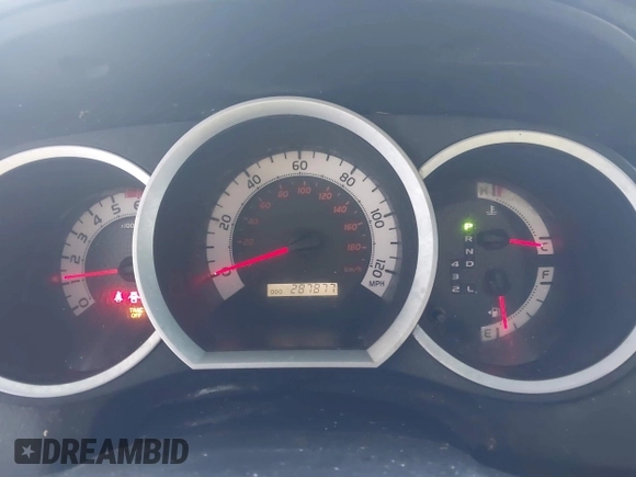 2014 Toyota Tacoma with VIN 3TMMU4FN4EM072128, listed as a IAAI auction lot 42479725 with 287,877 mi miles and . Bid and sale history available at DreamBid. Image 7.